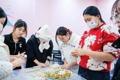 冬至情暖，饺香满园！甘