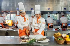学厨师只能炒菜吗？甘肃新东方带你探寻厨师多