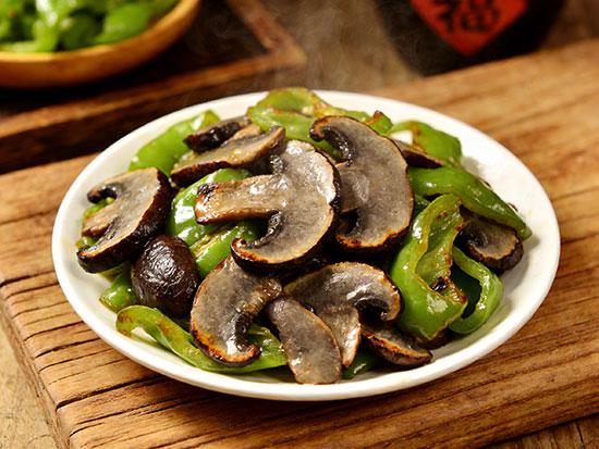 灰虎掌菇炒青椒怎么做