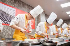 大学生如何更好发展？来甘肃新东方，解锁职场